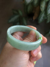 Load image into Gallery viewer, 50.6mm Certified type A 100% Natural apple green Jadeite Jade bangle X78-7271