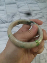 Load image into Gallery viewer, 57.5mm Certified Type A 100% Natural sunny green/yellow Jadeite Jade bangle W61-5522