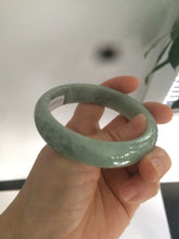 Load image into Gallery viewer, Certifed 58.9mm 100% natural Type A bean green jadeite jade bangle Z42-0722