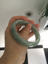 Load image into Gallery viewer, Certifed 58.9mm 100% natural Type A bean green jadeite jade bangle Z42-0722