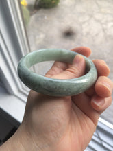 Load image into Gallery viewer, Certifed 58.9mm 100% natural Type A bean green jadeite jade bangle Z42-0722