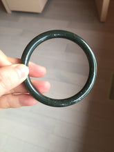 Load image into Gallery viewer, 61.5mm 100% Natural dark green/black meteorite Stellar Night sky slim round cut nephrite bangle HN61-0753
