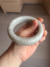 Load image into Gallery viewer, 58.4mm 100% Natural beige/white with black/brown flying dandelions Osmanthus fragrans cake Chubby nephrite Jade bangle HN90
