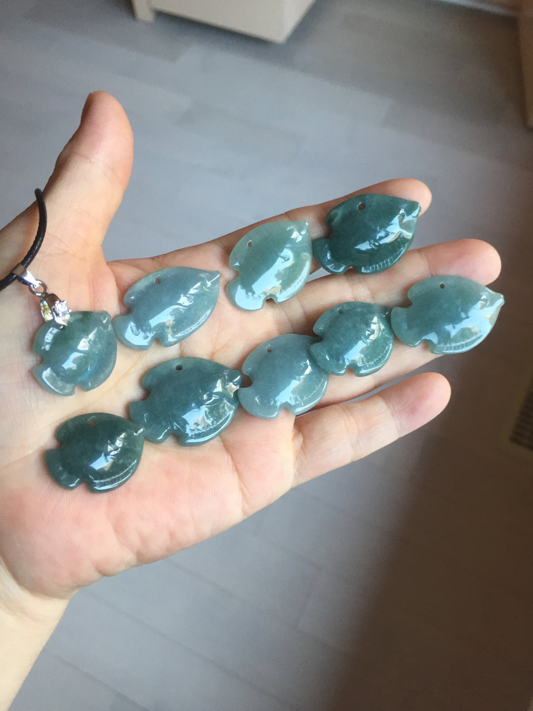 100% Natural type A dark green/blue/black/gray Guatemala jadeite jade 3D tropical fish Pendant group PD95