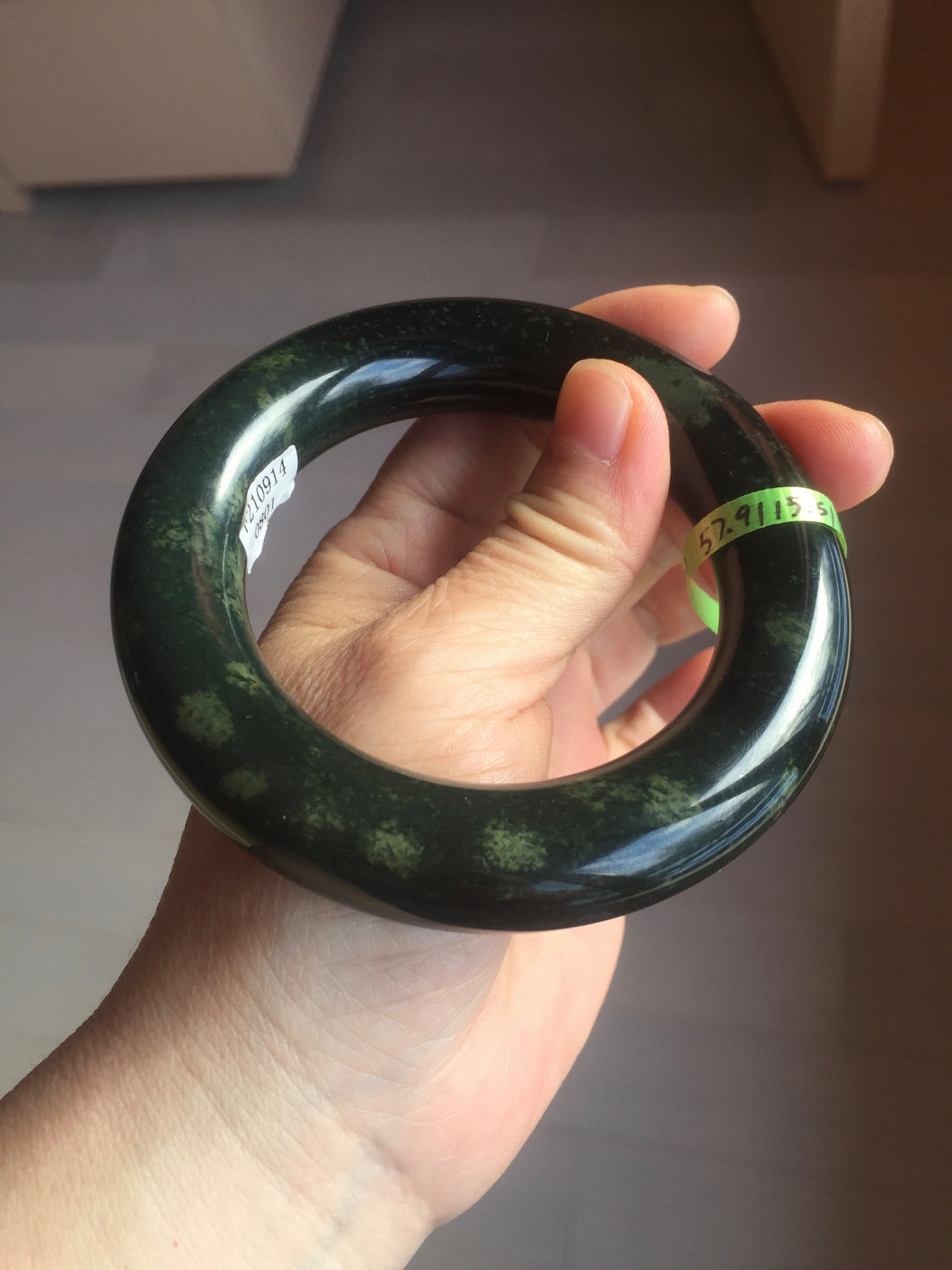 57.9mm Certified 100% Natural dark green with light green fern frost chubby round cut nephrite Jade bangle HT102-0801