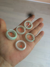 Load image into Gallery viewer, Size 8-9 100% natural type A sunny green/white (白底青) jadeite jade band ring AT98
