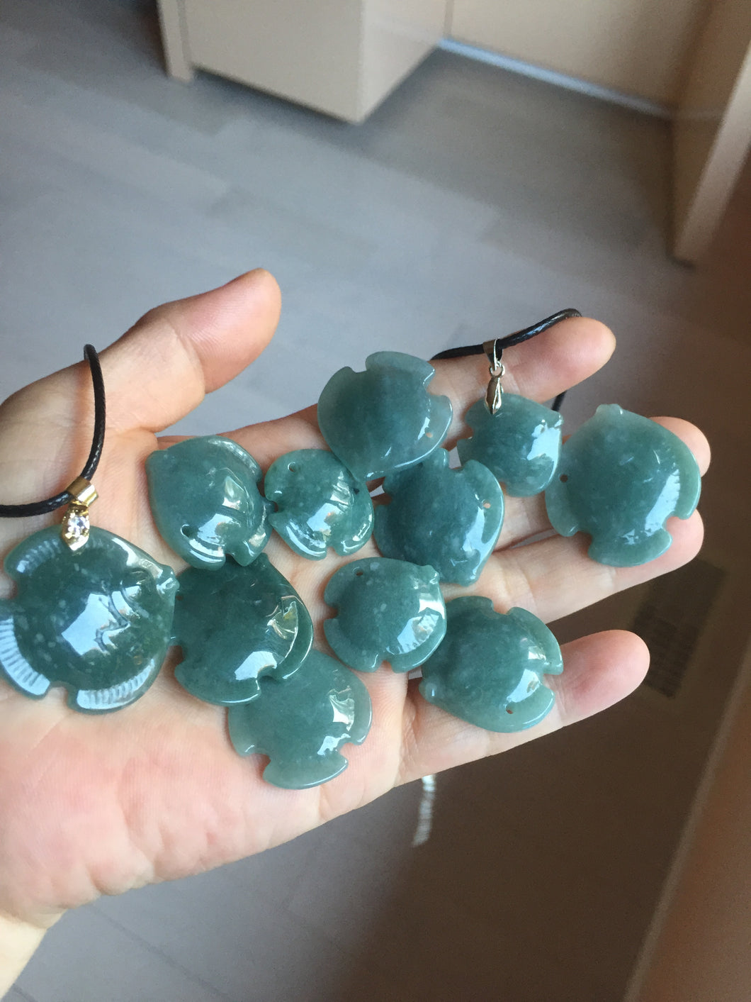 100% Natural type A dark green/blue/black/gray Guatemala jadeite jade 3D tropical fish Pendant group PD94