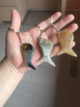 Load image into Gallery viewer, 52x23mm 100% Natural black brown yellow Buffalo Horn 3d carved fish Keychain, pendant, bag hanging group NJ3
