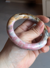 Load image into Gallery viewer, 55.8mm 100% natural pink/black/brown/yellow chubby round cut rose stone (Rhodonite) bangle SY48
