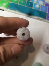 Load image into Gallery viewer, 16mm 100% natural light green/purple carved lotus jadeite jade beads K120
