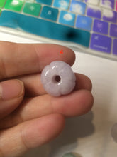 Load image into Gallery viewer, 16mm 100% natural light green/purple carved lotus jadeite jade beads K120
