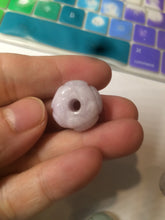 Load image into Gallery viewer, 16mm 100% natural light green/purple carved lotus jadeite jade beads K120
