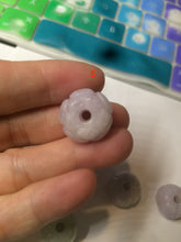 Load image into Gallery viewer, 16mm 100% natural light green/purple carved lotus jadeite jade beads K120
