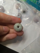 Load image into Gallery viewer, 16mm 100% natural light green/purple carved lotus jadeite jade beads K120
