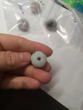 Load image into Gallery viewer, 16mm 100% natural light green/purple carved lotus jadeite jade beads K120
