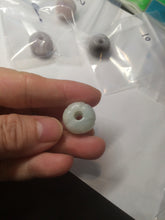 Load image into Gallery viewer, 16mm 100% natural light green/purple carved lotus jadeite jade beads K120
