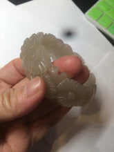 Load image into Gallery viewer, 55mm 100% natural light pale pink/gray/beige Quartzite (Shetaicui jade) carved flowers bangle SY51
