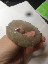 Load image into Gallery viewer, 55mm 100% natural light pale pink/gray/beige Quartzite (Shetaicui jade) carved flowers bangle SY51
