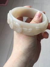 Load image into Gallery viewer, 61mm 100% natural light pink beige white Quartzite (Shetaicui jade) carved flowers bangle XY113
