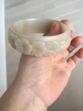 Load image into Gallery viewer, 61mm 100% natural light pink beige white Quartzite (Shetaicui jade) carved flowers bangle XY113
