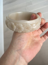 Load image into Gallery viewer, 61mm 100% natural light pink beige white Quartzite (Shetaicui jade) carved flowers bangle XY113
