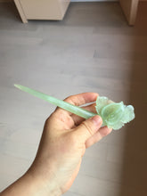 Load image into Gallery viewer, 16cm 100% Natural light green Xiu Jade Serpentine vantage carved lily hairpin AW23
