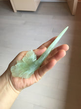 Load image into Gallery viewer, 16cm 100% Natural light green Xiu Jade Serpentine vantage carved lily hairpin AW23
