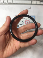 Load image into Gallery viewer, 卖了 58.5mm Type A 100% Natural icy black(冰乌鸡) gray Guatemala Slim Round Cut Jadeite Bangle PJ151-1381
