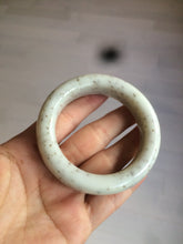 Load image into Gallery viewer, 51.8mm 100% Natural beige with black/brown flying dandelions Osmanthus fragrans cake nephrite Jade bangle HT93
