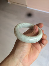 Load image into Gallery viewer, 51.8mm 100% Natural beige with black/brown flying dandelions Osmanthus fragrans cake nephrite Jade bangle HT93
