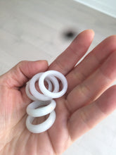 Load image into Gallery viewer, Size 6 1/2-8 100% natural type A white  jadeite jade band ring R106

