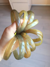 Load image into Gallery viewer, 66.7-71.1mm 100% Natural black brown beige thin Buffalo Horn bangle group AW10
