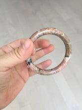 Load image into Gallery viewer, 52.8mm 100% natural fresh light pink/black round cut rose stone (Rhodonite)bangle XY104
