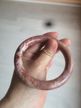 Load image into Gallery viewer, 58.9mm 100% natural Etruscan earth red round cut rose stone (Rhodonite)bangle XY76
