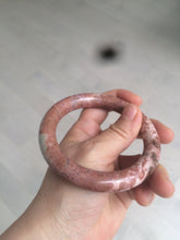 Load image into Gallery viewer, 58.9mm 100% natural Etruscan earth red round cut rose stone (Rhodonite)bangle XY76
