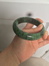 Load image into Gallery viewer, 60.5mm 100% natural green/red/black Epidote (红绿宝)bangle CB62
