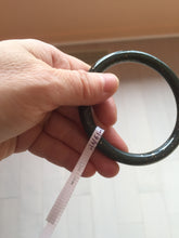 Load image into Gallery viewer, 61.5mm 100% Natural dark green/black meteorite Stellar Night sky slim round cut nephrite bangle HN61-0753
