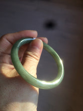 Load image into Gallery viewer, 50.5mm certificated Type A 100% Natural dark green/gray round cut oval Jadeite Jade bangle BK47-2879
