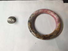 Load image into Gallery viewer, 55.8mm 100% natural pink/black/brown/yellow chubby round cut rose stone (Rhodonite) bangle SY48
