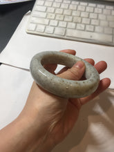 Load image into Gallery viewer, 58.4mm 100% Natural beige/white with black/brown flying dandelions Osmanthus fragrans cake Chubby nephrite Jade bangle HN90
