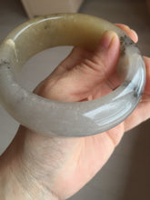 Load image into Gallery viewer, 61mm 100% natural beige/yellow/gary/brown with floating seaweeds chubby Quartzite (Shetaicui jade) bangle XY119
