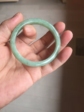 Load image into Gallery viewer, 50.5mm 100% natural type A sunny green apple green oval jadeite bangle AZ155

