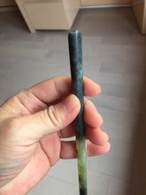 Load image into Gallery viewer, 19.5cm 100% Natural black dark green ink painting(水墨画) Xiu Jade (Serpentine) Hairpin AW64
