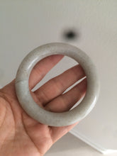 Load image into Gallery viewer, 56.4mm 100% Natural white/beige with floating dandelions chubby round cut nephrite jade bangle HT91
