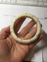 Load image into Gallery viewer, 58.4mm 100% Natural beige/yellow with black/brown flying dandelions Osmanthus fragrans cake nephrite Jade bangle HN70
