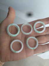 Load image into Gallery viewer, Size 8-9 100% natural type A sunny green/white (白底青) jadeite jade band ring AT98
