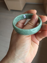 Load image into Gallery viewer, 51.7 mm Type A 100% Natural bean green thin style Jadeite Jade bangle PH162
