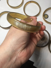 Load image into Gallery viewer, 66.7-71.1mm 100% Natural black brown beige thin Buffalo Horn bangle group AW10
