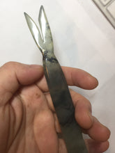 Load image into Gallery viewer, 22cm 100% Natural light green black Xiu Jade Serpentine vantage fish square style hairpin AW20
