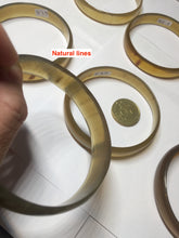 Load image into Gallery viewer, 66.7-71.1mm 100% Natural black brown beige thin Buffalo Horn bangle group AW10
